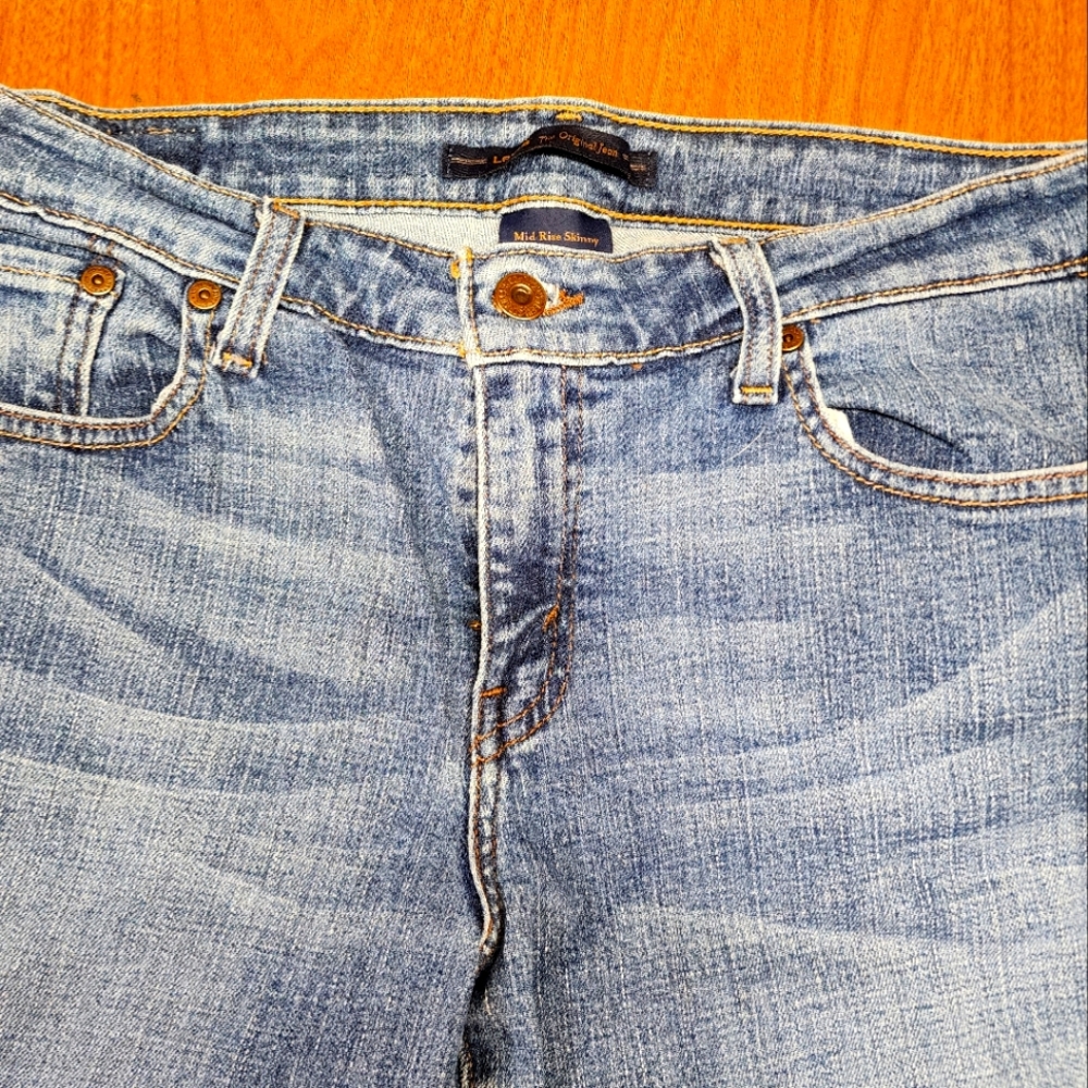 Levi's Women's Mid Rise Skinny Red Tag